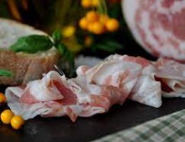 Immagine 1 di PANCETTA ARROTOLATA  DI MAIALE DEL BRENTA CASEIFICIO AGRI TERA NOSTRA