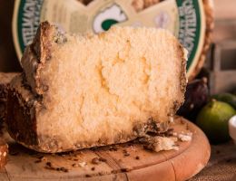 Immagine 1 di CASTELMAGNO D.O.P. D’ALPEGGIO CASEIFICIO DI MONTAGNA LA  BRUNA