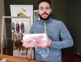 Immagine 1 di PROSCIUTTO COTTO DI SUINO NERO DELLE ALPI ALLEVAPERTO