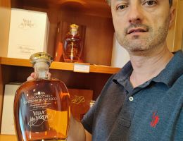 Immagine 1 di GRAPPA STRAVECCHIA BISNONNO FRANCESCO RISERVA DI FAMIGLIA VILLA DE VARDA