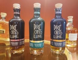 Immagine 5 di DICIOTTO LUNE RISERVA BOTTE RUM DISTILLERIA MARZADRO