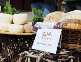 Immagine 3 di TOMA DELLA VAL LANZO CASEIFICIO I CASTAGNI