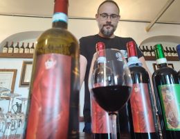 Immagine 3 di RUBINO DI CANTAVENNA D.O.C. SBARATO VINI