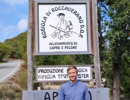 Immagine 4 di ROBIOLA NELLE FOGLIE DI FICO CASEIFICIO STUTZ