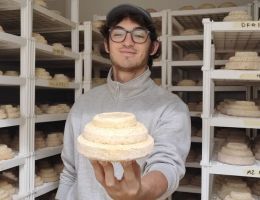 Immagine 1 di FORMAGGIO MONTÉBORE CASEIFICIO TERRE DEL GIAROLO