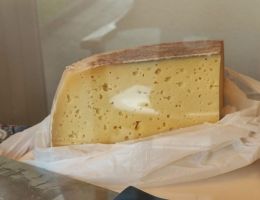 Immagine 1 di FORMAGGIO CASTELLETTO A LATTE DI VACCA AGRICOLA CASTELLETTO