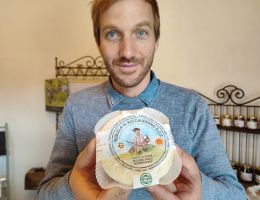 Immagine 1 di ROBIOLA DI ROCCAVERANO D.O.P. CASEIFICIO STUTZ