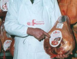 Immagine 4 di PROSCIUTTO CRUDO DI COCCONATO D'ASTI SALUMIFICIO FERRERO