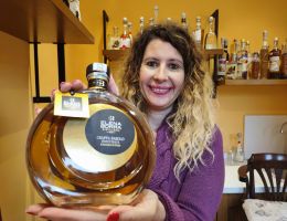 Immagine 1 di GRAPPA DI BAROLO 10 ANNI BOTTI DI CILIEGIO ELENA BORRA DISTILLERIA VIEUX MOULIN