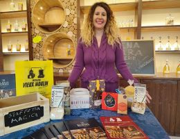 Immagine 4 di GRAPPA DI MOSCATO RISERVA IN CILIEGIO DISTILLERIA VIEUX MOULIN ELENA BORRA