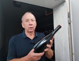 Immagine 2 di MOSCATO BIANCO DI CANELLI METODO CLASSICO 15 ANNI SUI LIEVITI PENSIERO TENUTA DEI FIORI