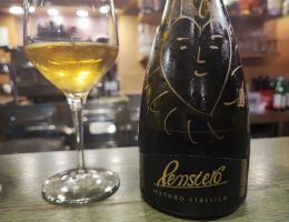 Immagine 5 di MOSCATO BIANCO DI CANELLI METODO CLASSICO 15 ANNI SUI LIEVITI PENSIERO TENUTA DEI FIORI