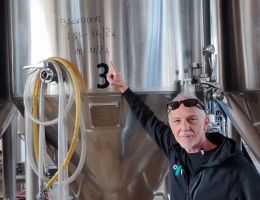 Immagine 3 di BACKDOOR STILE EXTRA SPECIAL BITTER AMBRATA BIRRIFICIO ARTIGIANALE ORSO VERDE