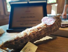 Immagine 2 di SALAME DELLA COSTIERA DEL CECH DI PECORA CIUTA E SUINO NERO DELLE  ALPI AGRI PECORA NERA