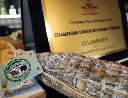 Immagine 3 di SALAME DELLA COSTIERA DEL CECH DI PECORA CIUTA E SUINO NERO DELLE  ALPI AGRI PECORA NERA