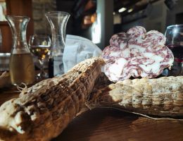 Immagine 4 di SALAME DELLA COSTIERA DEL CECH DI PECORA CIUTA E SUINO NERO DELLE  ALPI AGRI PECORA NERA