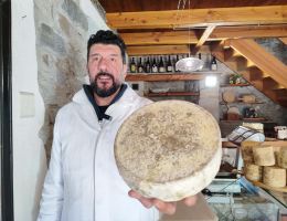 Immagine 3 di TOMA VALSESIA CASEIFICIO GIUNCA' A FOBELLO CASARO GIANLUCA BACCHELLA