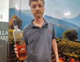 Immagine 1 di GRAPPA TRAMINER AROMATICO RISERVA DISTILLERIA DE VARDE