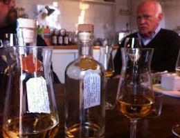 Immagine 1 di DISTILLATO DI BIRRA BIERBRAND LEGNO CAPOVILLA DISTILLATI