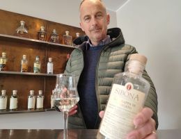 Immagine 1 di GRAPPA DI MONOVITIGNO MOSCATO ANTICA DISTILLERIA SIBONA