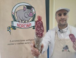 Immagine 1 di SALAME DI CINTA SENESE DI SIMONE BERTOLAZZI NORCINO DI PARMA