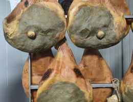 Immagine 4 di PROSCIUTTO CRUDO SAINT MARCEL ALLE ERBE DI MONTAGNA 18 MESI LA VALDÒTAINE