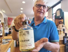 Immagine 1 di GRAPPA DA VINACCE VINO TORRETTE DELLA VALLE D'AOSTA DISTILLERIA LA VALDOTAINE SAINT MARCEL