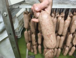 Immagine 3 di SALUMI TRADIZIONALI DELLA VALLE D'AOSTA LARDIFICIO PIETRO LAURENT DI ARNAD