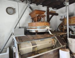 Immagine 4 di FARINA RUSTICA PER POLENTA DEL  MOLINO BERNASCONI DI MALNATE