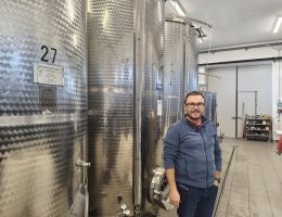 Immagine 5 di LANGHE D.O.C. NAS-ÈTTA DEL COMUNE DI NOVELLO LUCA MARENCO VIGNA E VINI A BAROLO