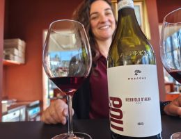 Immagine 2 di NEBBIOLO D'ALBA D.O.C. ZONA SANT'ANNA DI MONFORTE D'ALBA CANTINA MOSCONE