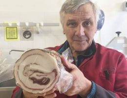 Immagine 1 di PANCETTA  ARROTOLATA DI SUINO NERO DI PARMA 28 MESI SALUMIFICIO AGRICOLO BIO SAN PAOLO MEDESANO
