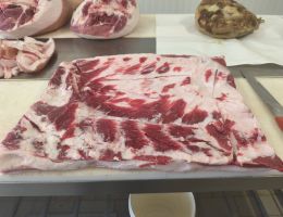 Immagine 4 di PANCETTA  ARROTOLATA DI SUINO NERO DI PARMA 28 MESI SALUMIFICIO AGRICOLO BIO SAN PAOLO MEDESANO