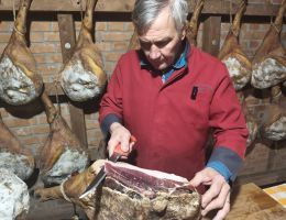 Immagine 3 di CRUDO DI SANTA LUCIA DA SUINO NERO DI PARNA 36 MESI SALUMIFICIO AGRICOLO BIO SAN PAOLO MEDESANO